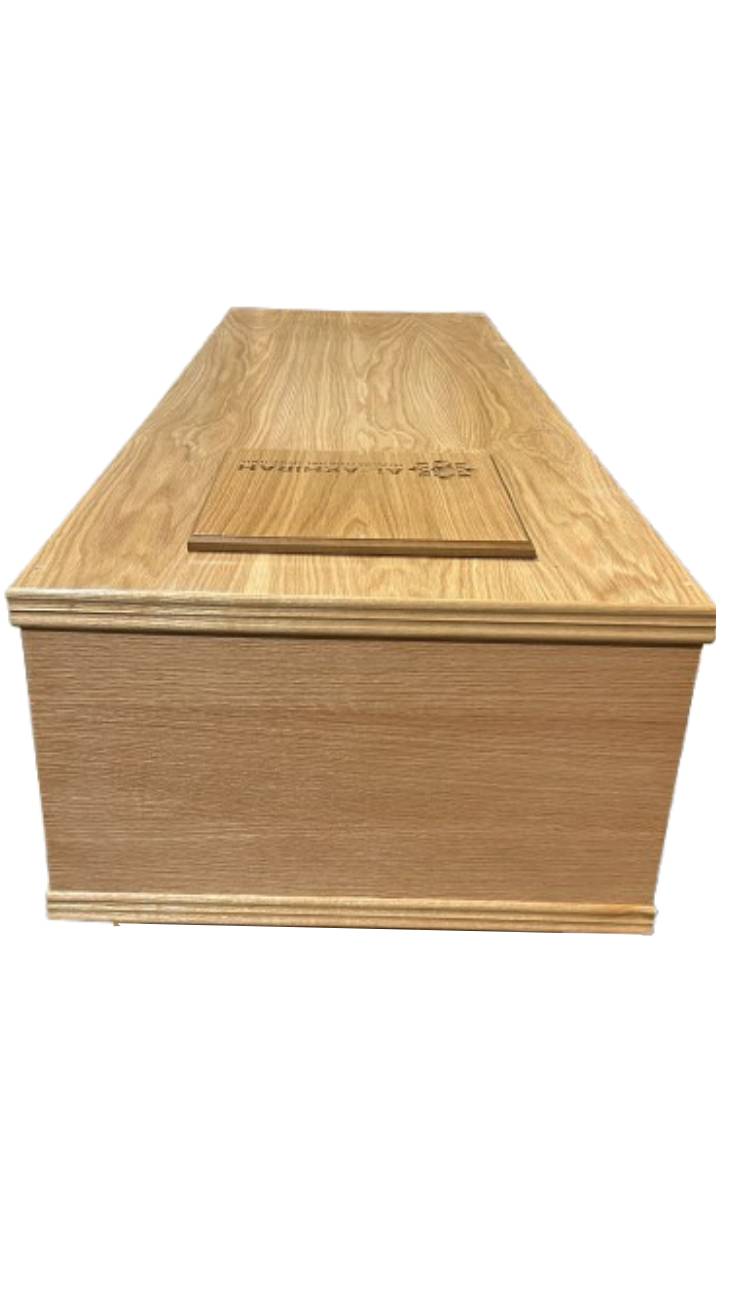 Premium Oak Veneer Casket – view 2